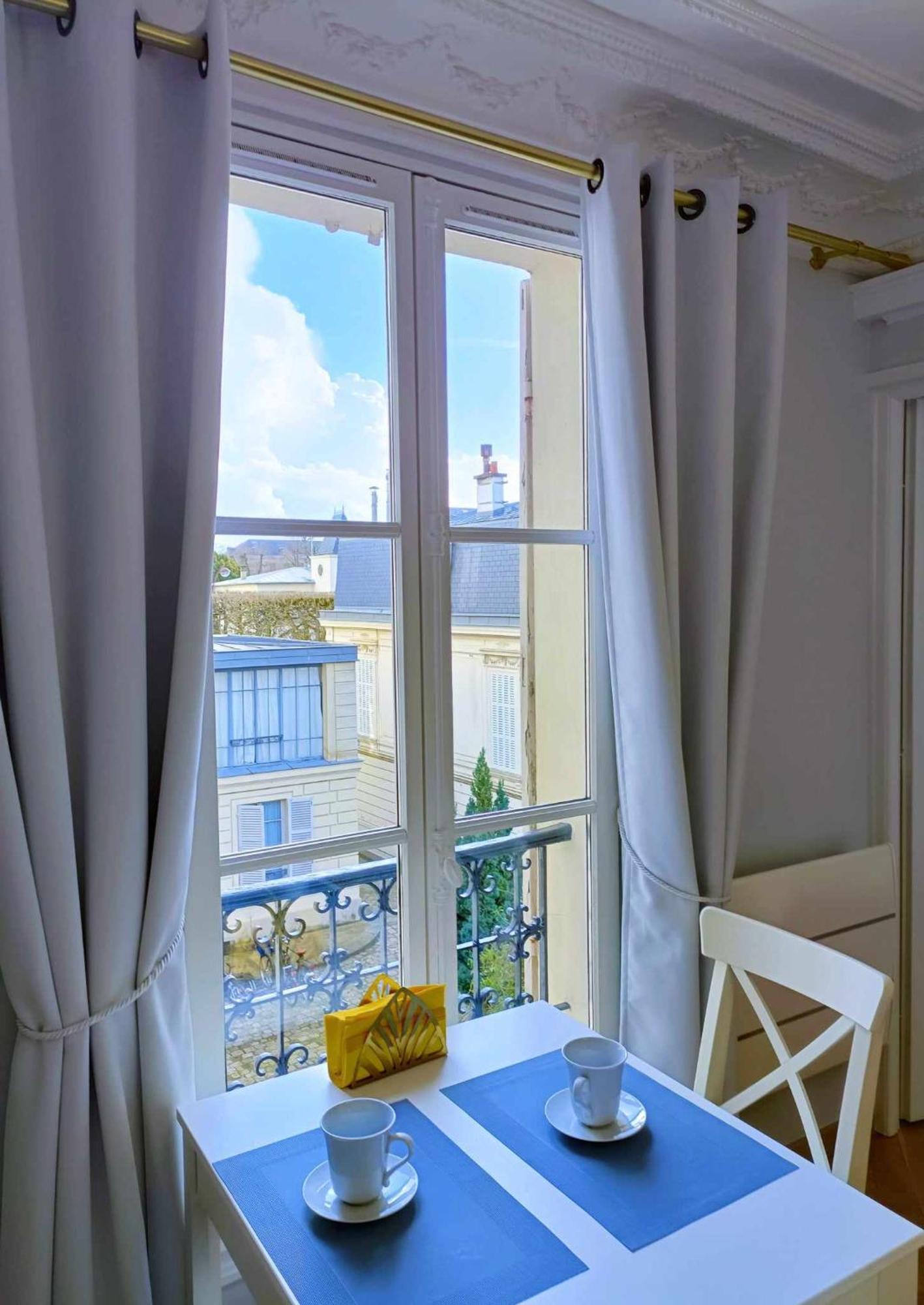 Au Petit Trianon Bleu Apartamento Versalhes Exterior foto